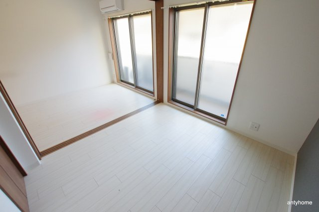エルパシオン吹田泉町　仲介手数料無料の寝室
