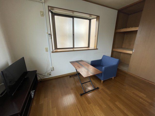 キャッスルKKの居間・リビング|家具家電付き