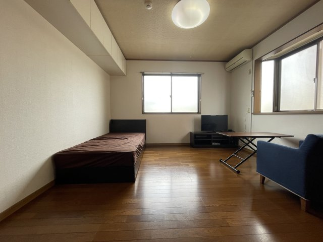 キャッスルKKの居間・リビング|家具家電付き