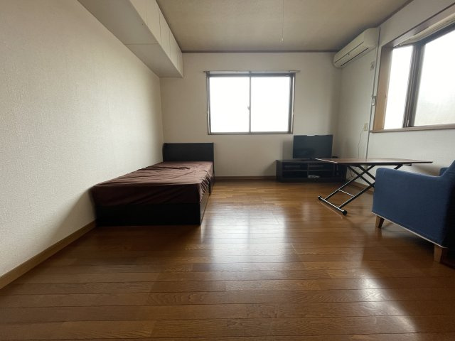 キャッスルKKの居間・リビング|家具家電付き