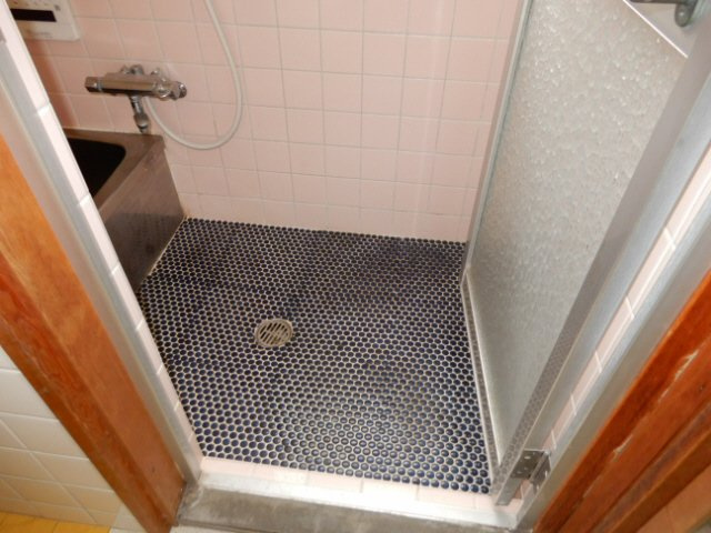 中林貸家　２戸１の浴室