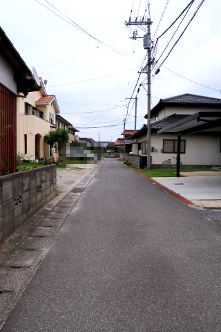 米子市旗ヶ崎３丁目5　中古住宅の前面道路含む現地写真