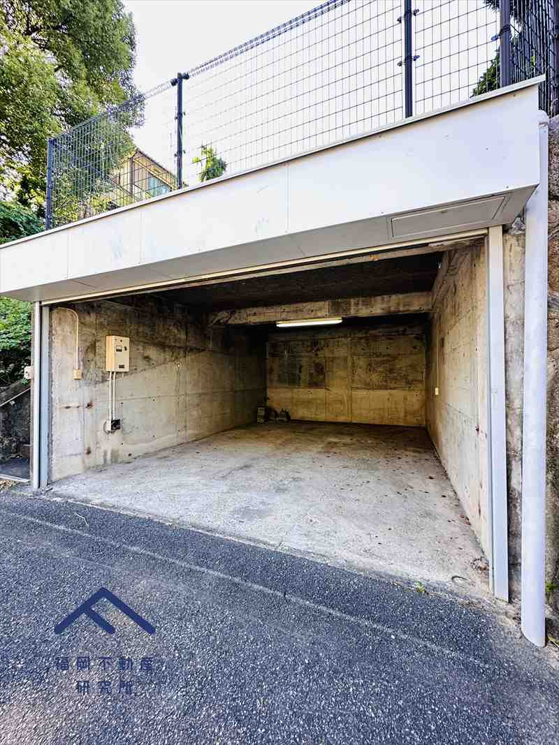 筑紫野市紫１丁目　戸建ての駐車場