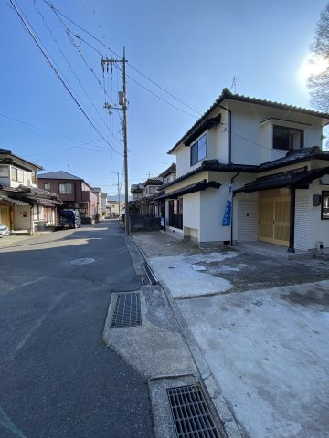 中古戸建　伴東1丁目の前面道路含む現地写真