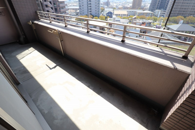 【バルコニー】 | ヴェルデュール・カー