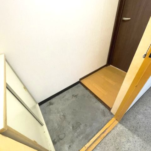 大木戸ビルの玄関
