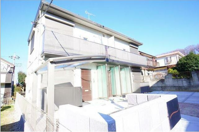 クレスト多摩の外観