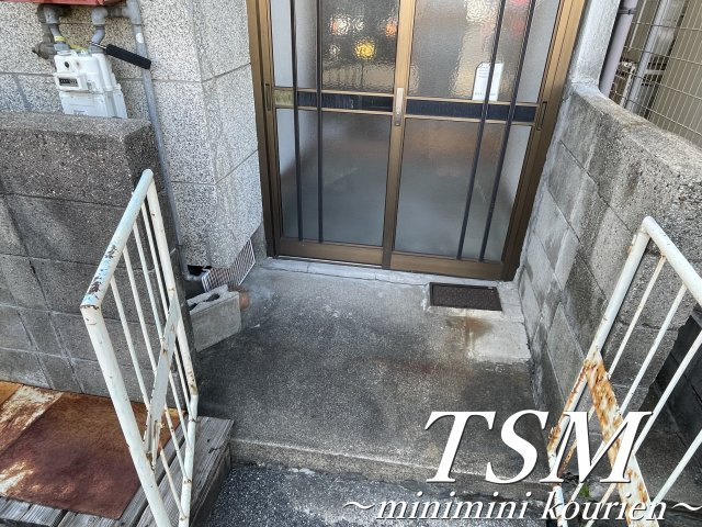 走谷連棟貸家のエントランス