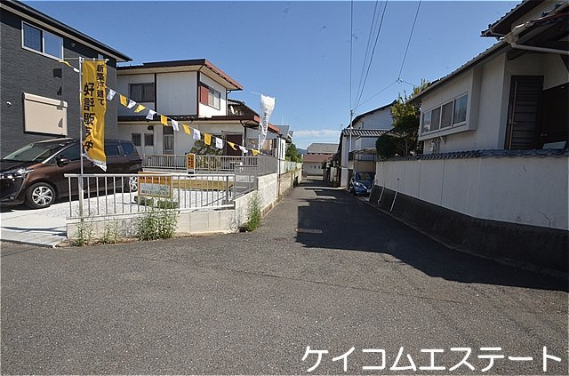 サンプルの前面道路含む現地写真|現地１０／２接道状況