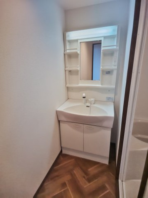 【洗面所】 | コンフォルタ星田 | 明るい洗面所です