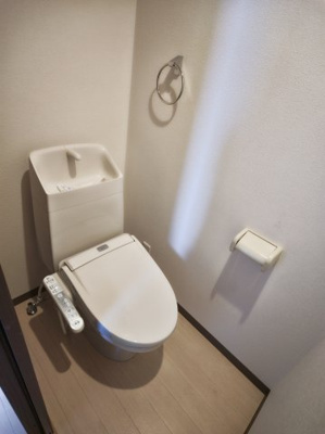 【トイレ】 | コンフォルタ星田 | 清潔感のあるトイレです