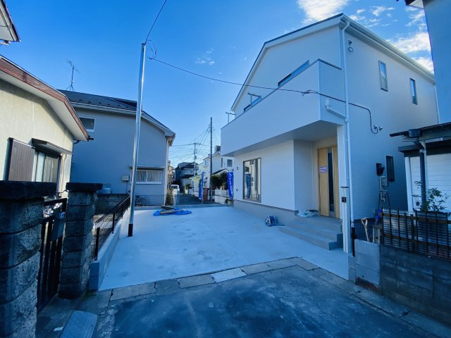 上尾市原市 第２４　新築戸建の前面道路含む現地写真