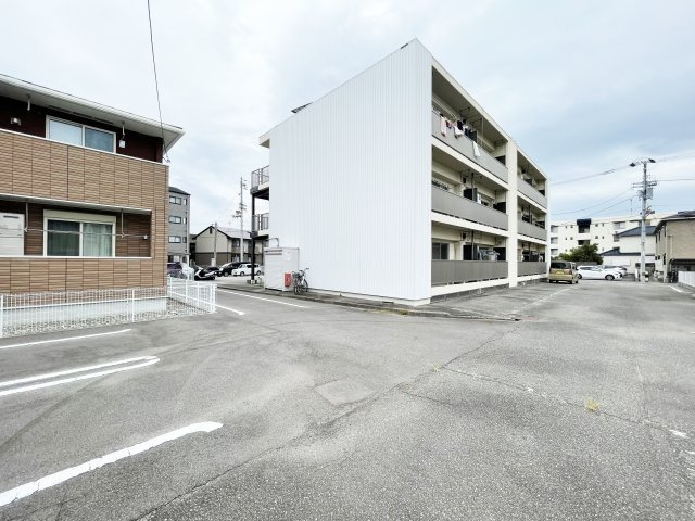 寺内マンション2の駐車場