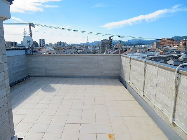 高知市南御座 中古戸建てのその他|屋上
