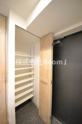 【玄関】 | プレサンス堺筋本町エグゼブラン | 明るい玄関です