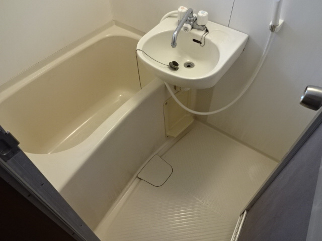 アーバン城見の浴室