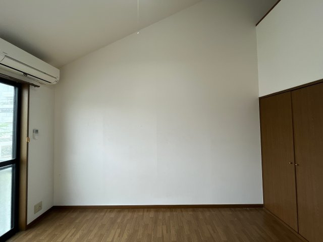 エステートピアセルベイユの洋室