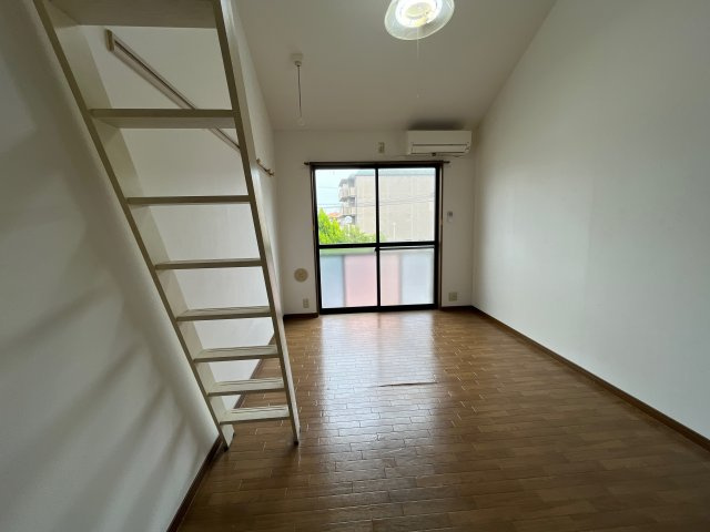 エステートピアセルベイユの居間・リビング