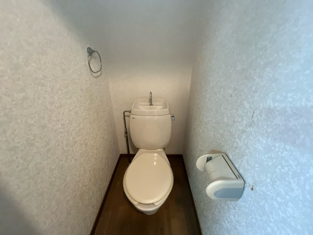 エステートピアセルベイユのトイレ