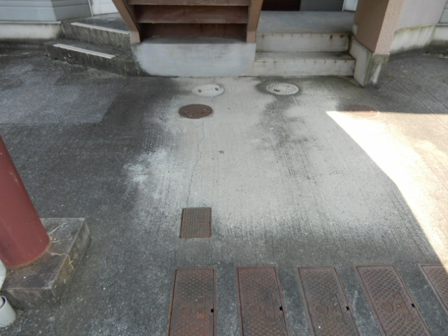 コーポ御立の駐車場