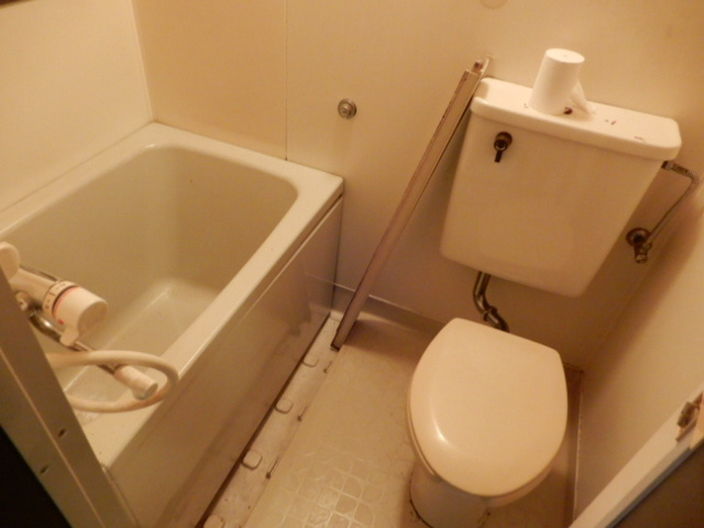 東辻井ハイツの浴室