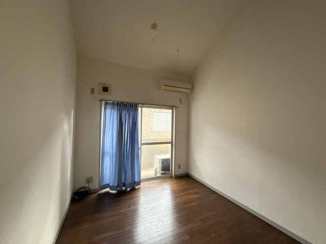 Uマンションの寝室