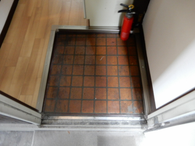 リバーサイド広畑Sの玄関