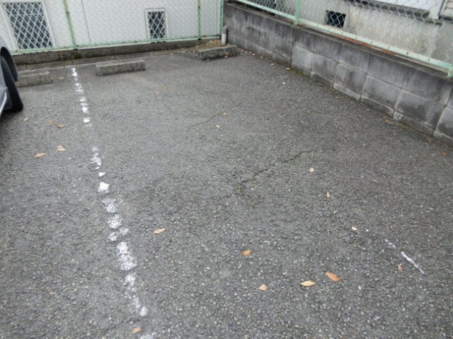 リバーサイド広畑Sの駐車場