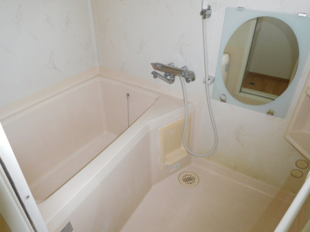 リヴァティー辻井の浴室