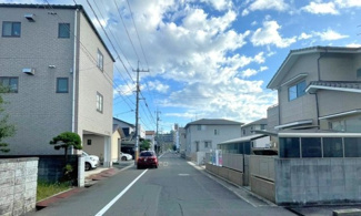 【周辺】 | 建築条件無。現状建物がありますが、解体してのお引渡しです。確定測量後のお引渡しです。