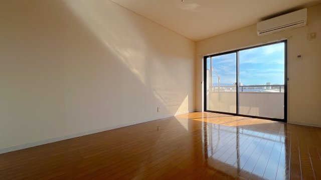 OSTクレスタの洋室