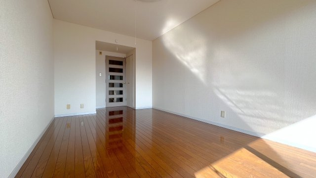 OSTクレスタの洋室