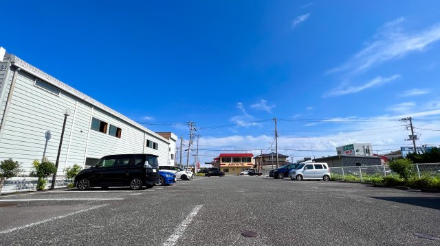 OSTクレスタの駐車場