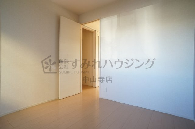 ヴィラソレアーダ中野　C棟の寝室