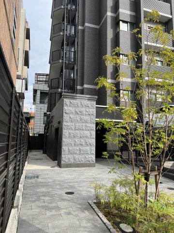 プレサンスロジェ上本町の外観