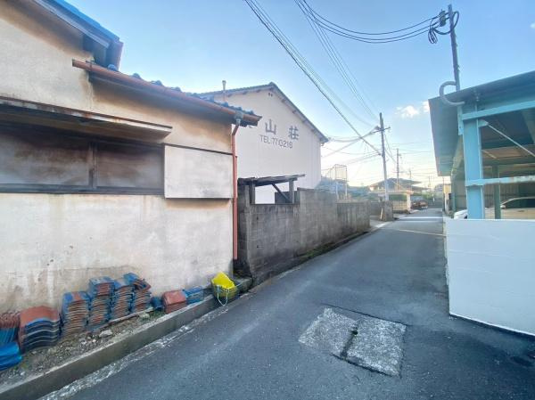 和歌山市福島　アパートの前面道路含む現地写真