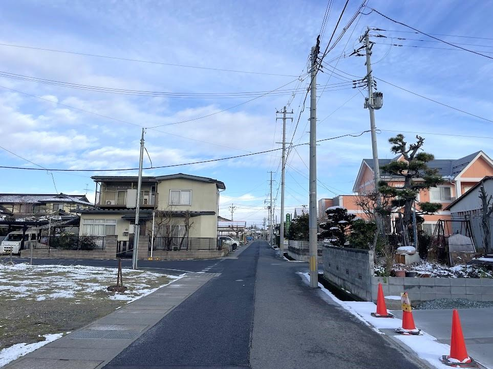 天童市老野森建売住宅【2号棟】の前面道路含む現地写真|前面道路になります。