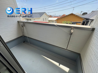 【バルコニー】 | 上野通3丁目　新築戸建　2棟 | 広々バルコニーで日当たり良好です。