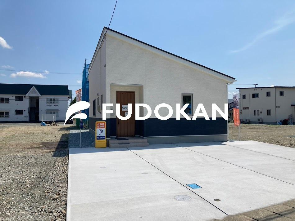 天童市乱川新築平屋建売住宅の駐車場|駐車場は土間コンクリート施工です。