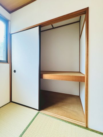 【和室】 | 第一日の出ハイム | ちょっとした収納スペースも充実しています