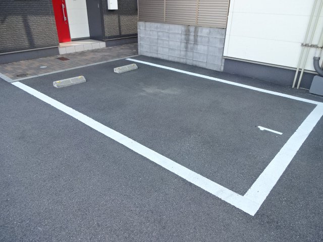 OA FLAT西庄WESTⅠの駐車場