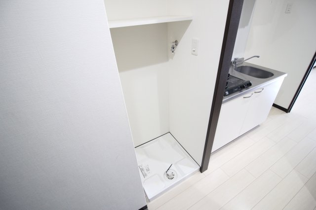【設備】 | レグルス阿倍野 | 洗濯機置き場　収納棚も付いてます♪