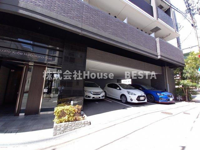 グランカリテ神戸ハーバーランド前の駐車場