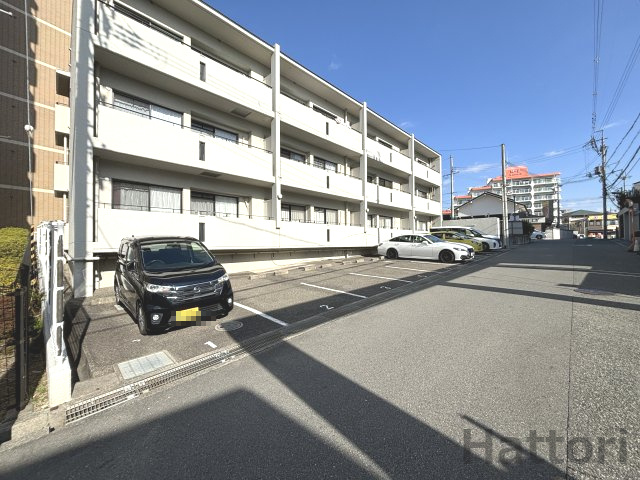 フォレスト緑ケ丘の駐車場