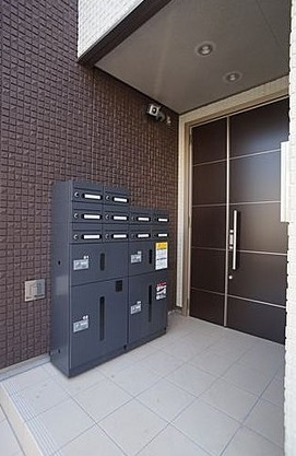 シャーメゾン小岩のエントランス|宅配BOX有り
