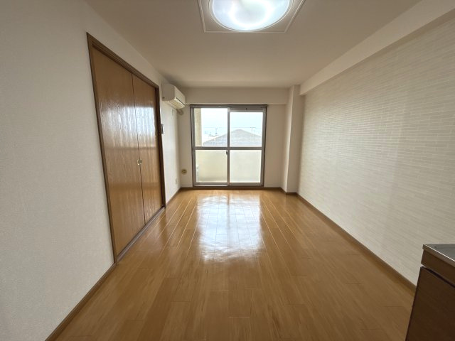 デランテ蓼野の居間・リビング