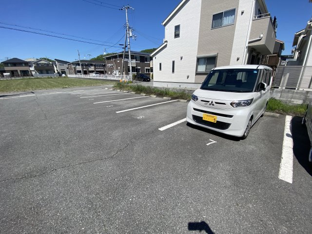 プチシャンテの駐車場