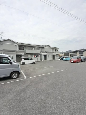 【駐車場】 | グリーンホーム | 駐車場があります