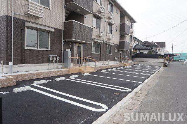 熊本市南区江越２丁目のアパートの駐車場