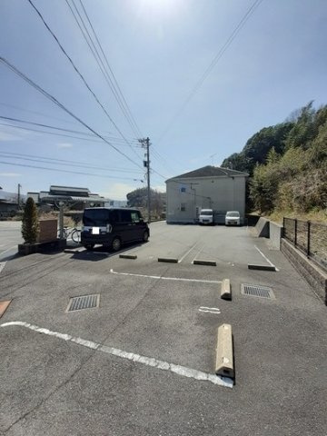 【駐車場】 | ベイリーフ | 駐車場に車を止められます